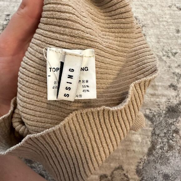 SOURCE UNKNOWN Ribbed Top - Picture 3 of 3